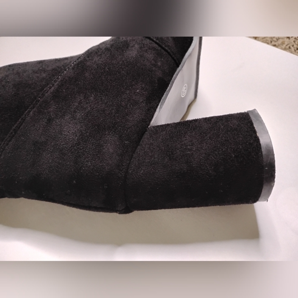 Elegant Black Over-the-Knee Boots- 3in(9cm) - Picture 9 of 13